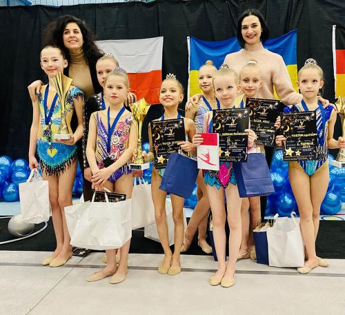 O lśniącą gwiazdę CG Olimpic