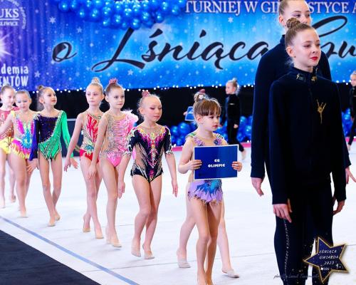 O lśniącą gwiazdę CG Olimpic