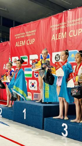 Alem Cup Dubi ZEA CG Olimpic Gimnastyka Artystyczna